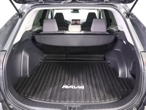 Used 2025 Toyota RAV4 XLE image 28