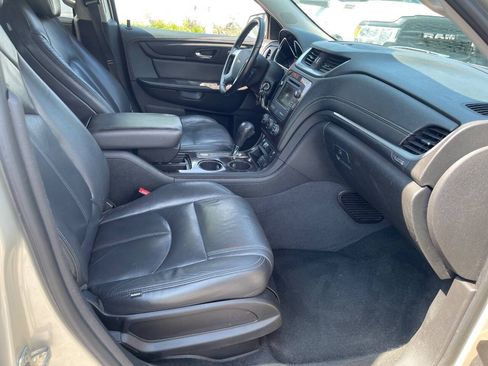 Used 2016 Chevrolet Traverse LT w/ Style and Technology Package FWD image 30
