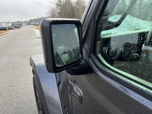 Used 2021 Jeep Wrangler Unlimited Sahara image 10