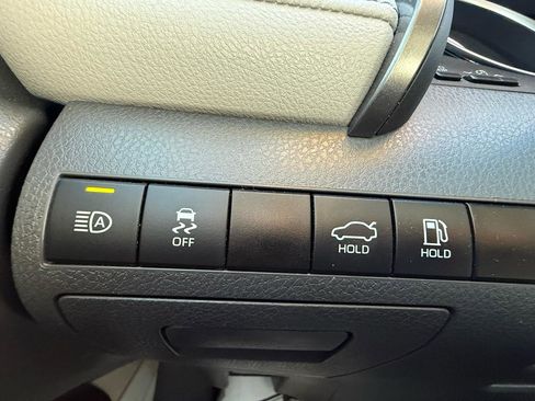Used 2021 Toyota Camry LE FWD image 15