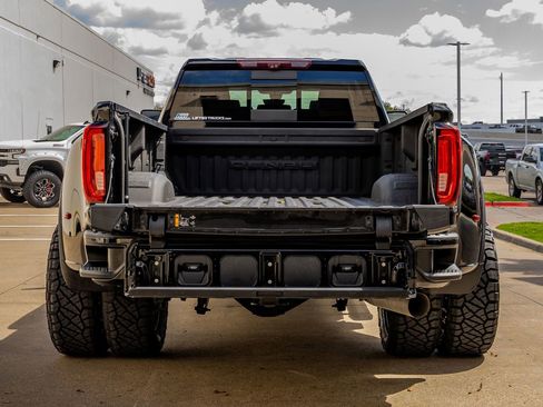 Used 2020 GMC Sierra 3500 Denali w/ Denali Ultimate Package image 9