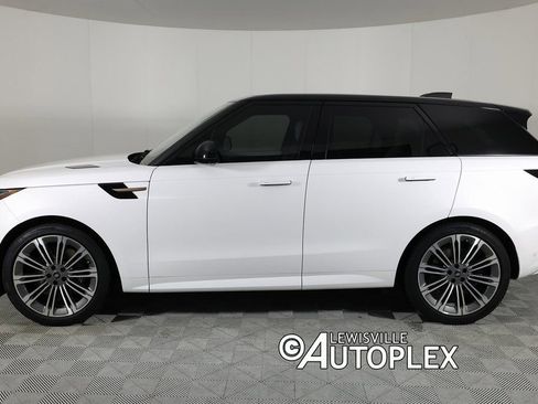 Used 2025 Land Rover Range Rover Sport Dynamic SE image 8
