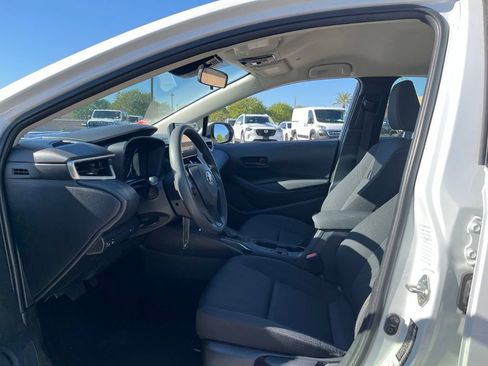 Used 2025 Toyota Corolla LE FWD image 15