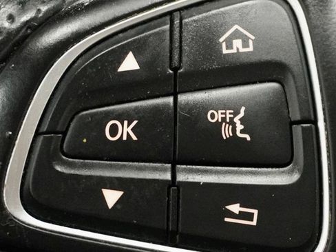 Used 2016 Mercedes-Benz C 300 4MATIC Sedan image 34