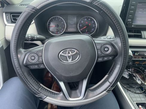 Used 2021 Toyota RAV4 XLE w/ Convenience Package AWD/4WD image 7