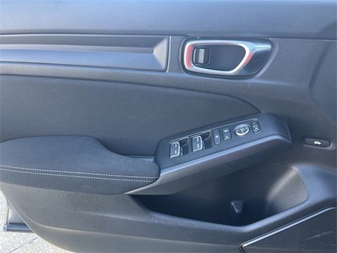 Used 2025 Honda Civic Sport image 26