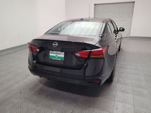 Used 2025 Nissan Altima 2.5 SV FWD image 7