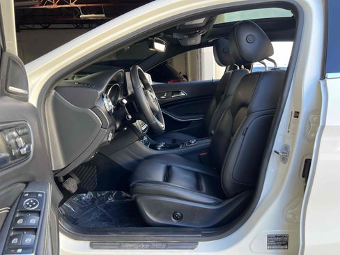 Used 2019 Mercedes-Benz GLA 250 4MATIC w/ Premium Package image 4