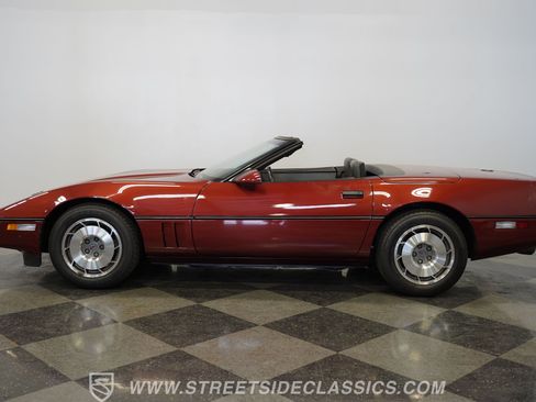 Used 1987 Chevrolet Corvette Convertible RWD image 8