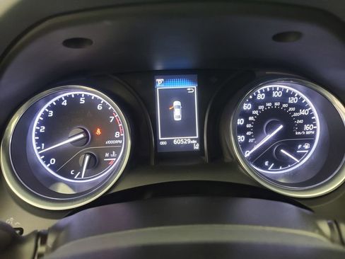 Used 2020 Toyota Camry LE image 28