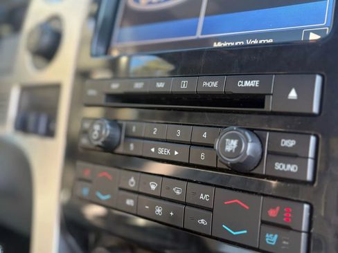 Used 2012 Ford F150 Platinum image 24