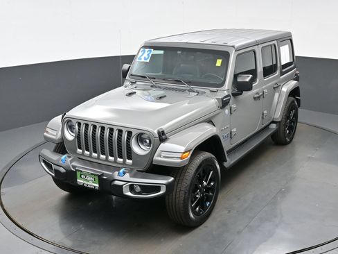Used 2023 Jeep Wrangler Unlimited Sahara w/ Cold Weather Group AWD/4WD image 34
