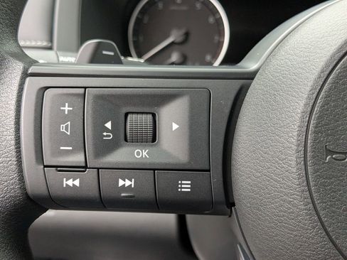 New 2025 Nissan Pathfinder S image 16