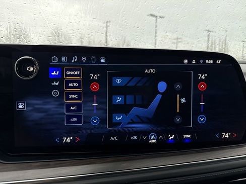 Used 2025 Chevrolet Suburban LS image 28