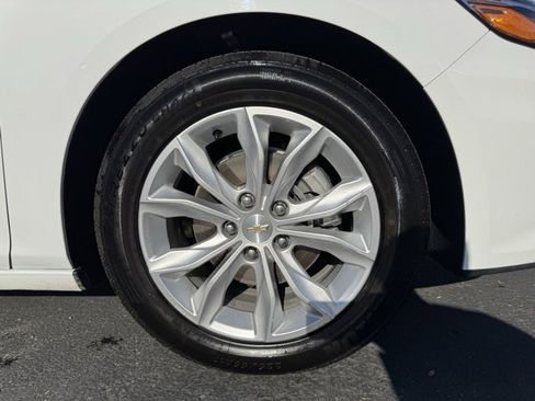 Used 2024 Chevrolet Malibu LT image 9