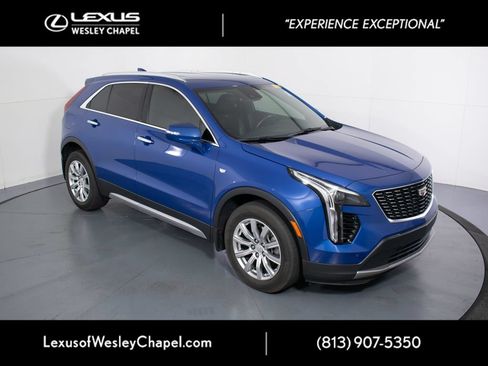 Used 2023 Cadillac XT4 Premium Luxury w/ Cold Weather Package FWD image 2