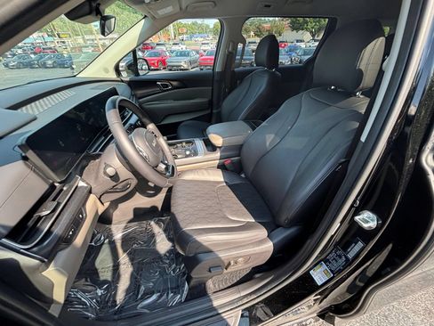 Used 2026 Kia Carnival FWD image 34