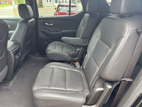 Used 2023 Chevrolet Traverse LT w/ LT Premium Package AWD/4WD image 14