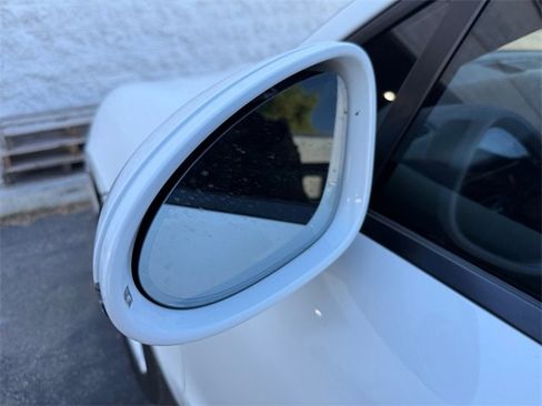 Used 2021 Porsche Macan image 33