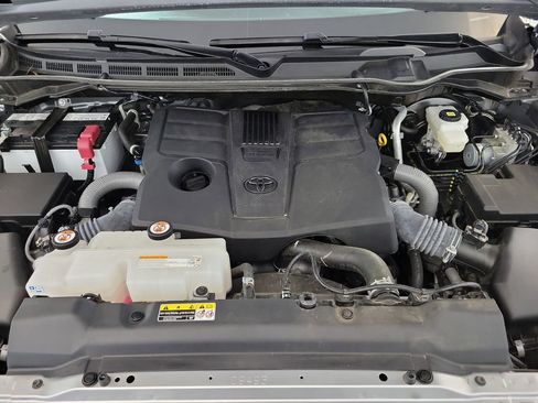 Used 2025 Toyota Tundra SR w/ SR Tow Package AWD/4WD image 10