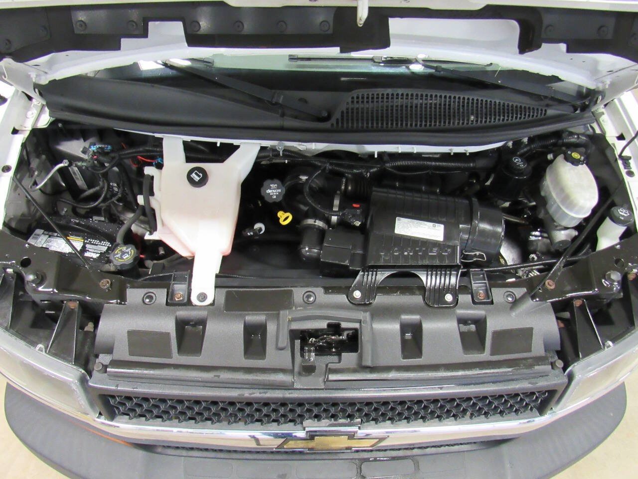 Used 2020 Chevrolet Express 3500 w/ Power Convenience Package RWD image 35