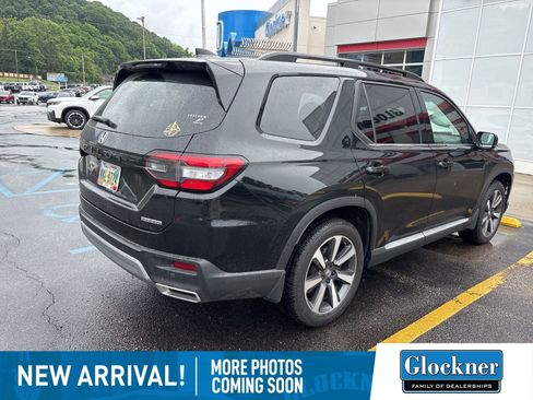 Used 2025 Honda Pilot Touring image 4
