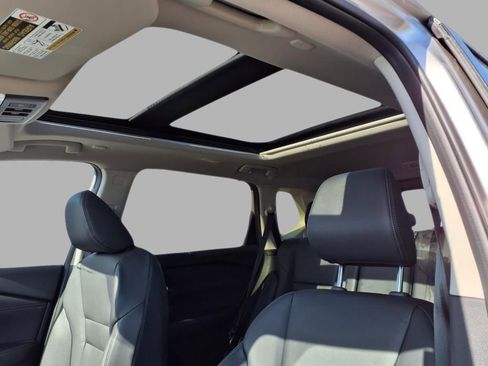 Certified 2025 Nissan Rogue SL w/ Tech Package image 6