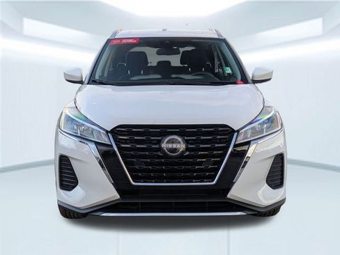 Used 2023 Nissan Kicks SV image 11