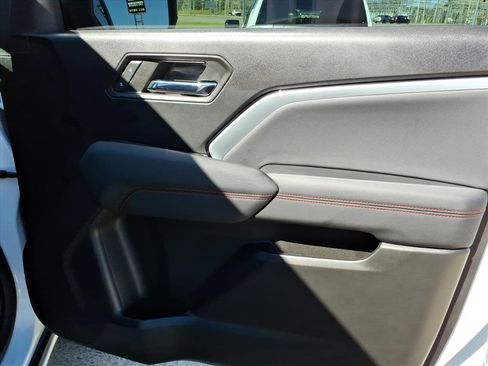 Used 2023 Chevrolet Colorado Z71 w/ Z71 Convenience Package 2 image 11