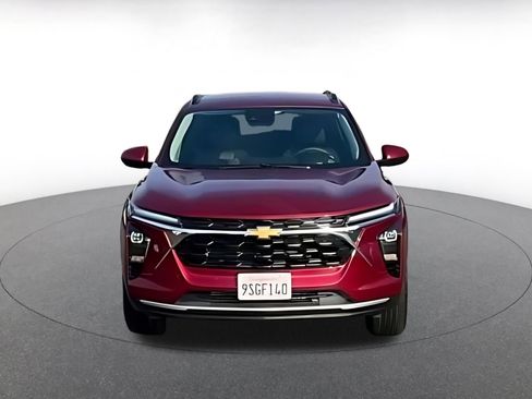 Used 2025 Chevrolet Trax LT image 16