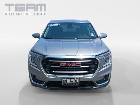 Used 2024 GMC Terrain SLE AWD/4WD image 2