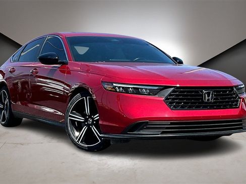 Used 2024 Honda Accord Sport image 2