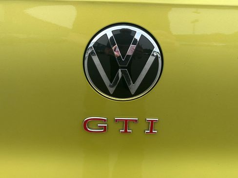 Used 2022 Volkswagen GTI Autobahn FWD image 46