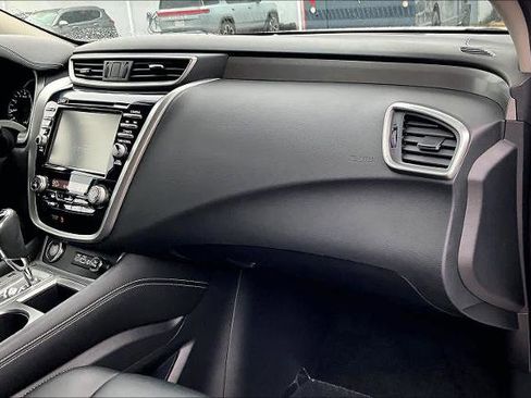 Used 2024 Nissan Murano SV w/ SV Midnight Edition Package image 18
