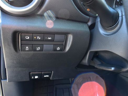 Used 2020 Nissan Versa S image 15