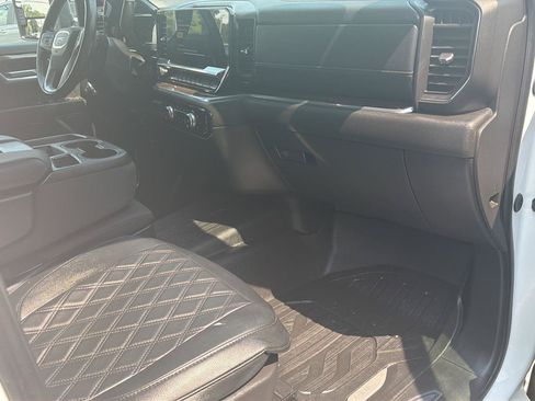 Used 2025 GMC Sierra 2500 SLE w/ SLE Convenience Package AWD/4WD image 7