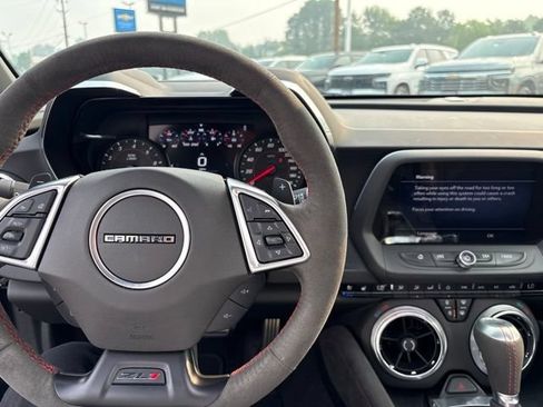Used 2020 Chevrolet Camaro ZL1 RWD image 18