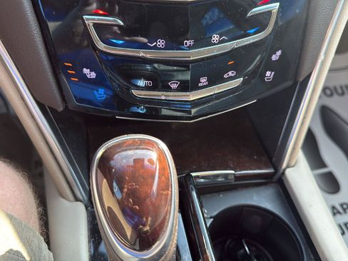 Used 2013 Cadillac XTS Luxury w/ Driver Awareness Package FWD image 14