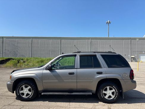 Used 2006 Chevrolet TrailBlazer LS w/ LS Preferred Equipment Group AWD/4WD image 6