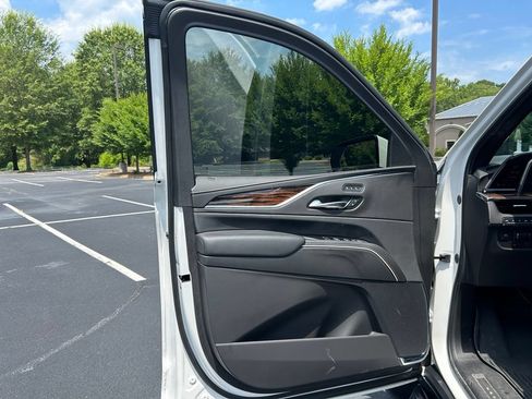 Used 2024 Cadillac Escalade Premium Luxury w/ Performance Package AWD/4WD image 63