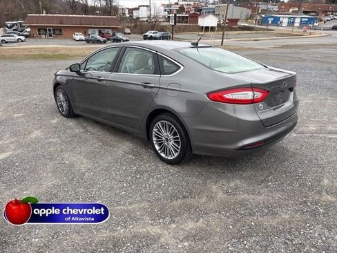 Used 2014 Ford Fusion SE w/ Equipment Group 202A image 4
