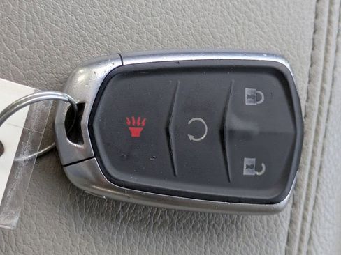 Used 2019 Cadillac XT4 Luxury w/ Cold Weather Package image 31