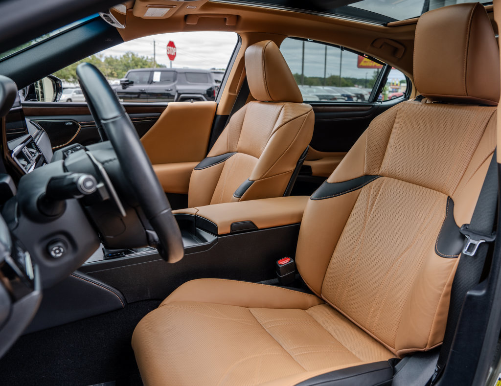 Used 2024 Lexus ES 350 Ultra Luxury w/ Accessory Package (Z1) FWD image 20