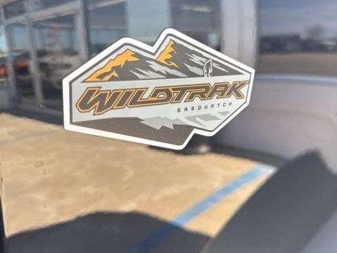 Used 2023 Ford Bronco Wildtrak image 32