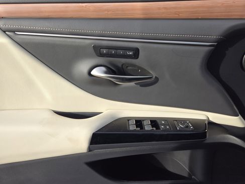 New 2025 Lexus ES 350 ES 350 w/ Premium Package image 16