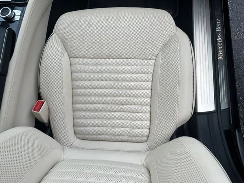 Used 2013 Mercedes-Benz SL 550 image 33