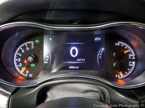 Used 2021 Jeep Grand Cherokee Limited w/ Sun & Sound Group image 14