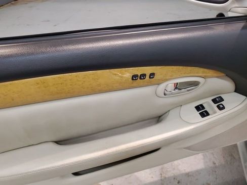 Used 2003 Lexus SC 430 Convertible image 11