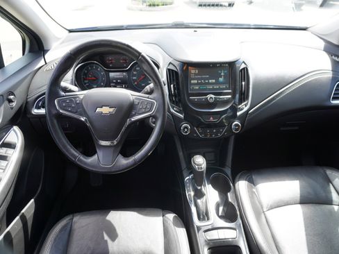Used 2017 Chevrolet Cruze Premier FWD image 2