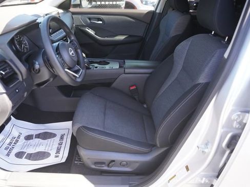 Used 2022 Nissan Rogue SV FWD image 9